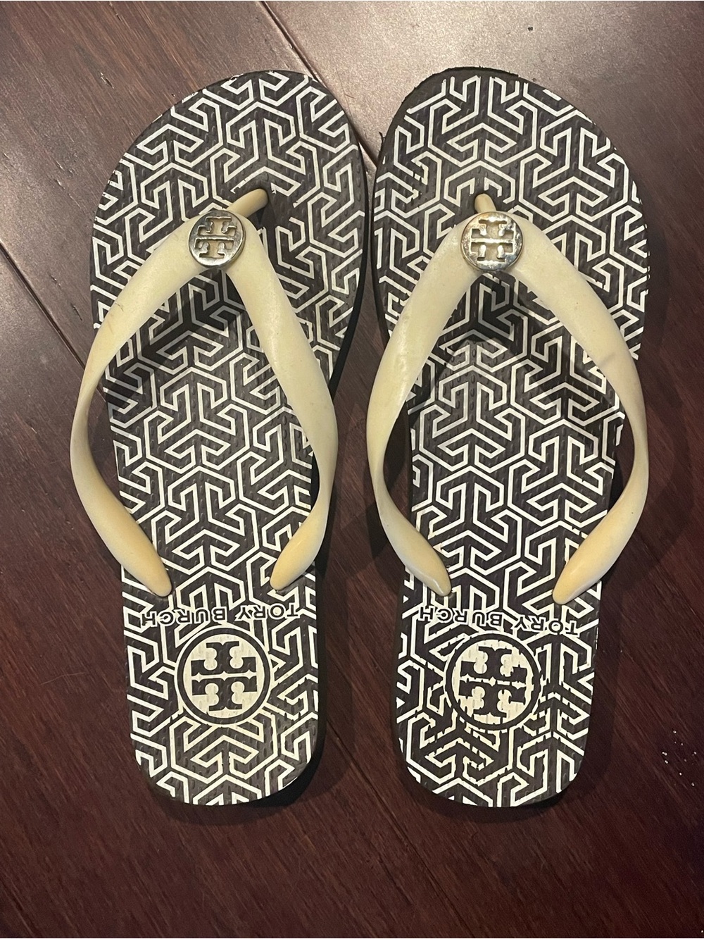 Tory Burch Logo Print Rubber Flip Flops Thong Sandals Black Ivory Women’s Size 7